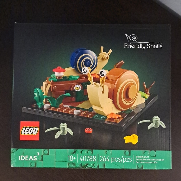 LEGO Ideas Snail Adventure & Creator Ferris Wheel Set - Picture 2 of 6